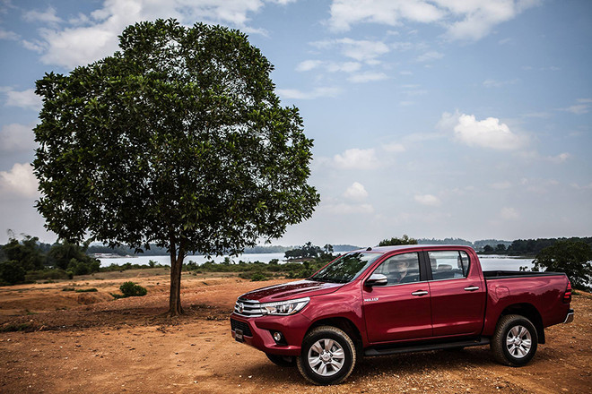 Trải nghiệm vượt địa hình với mẫu xe Toyota Hilux 2016 tại Đồng Mô ảnh 1