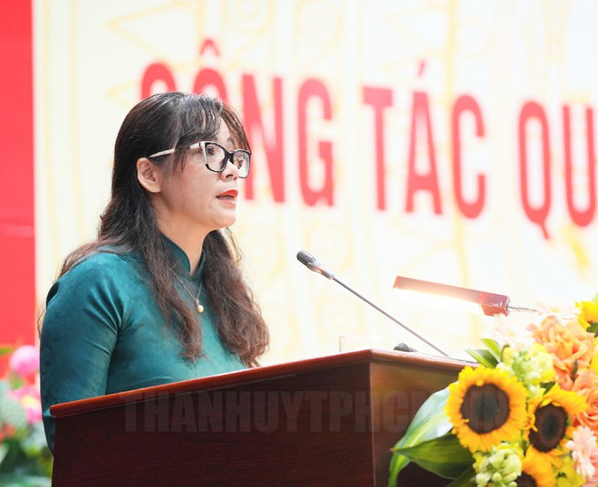 Bà Thang Thị Hạnh - Vụ trưởng Vụ Tổ chức Phi Chính phủ báo cáo tại hội nghị. (Nguồn: hcmcpv.org.vn) Thực hiện tốt nhiệm vụ quản lý nhà nước về quỹ xã hội, quỹ từ thiện ảnh 2