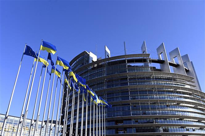 Liên minh châu Âu áp đặt gói biện pháp trừng phạt thứ 8 đối với Nga ảnh 1