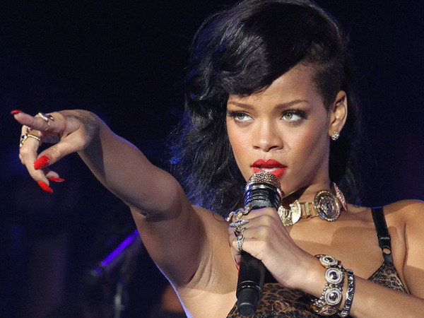 Rihanna có ca khúc ăn khách trụ hạng lâu thứ 2 tại Mỹ ảnh 1