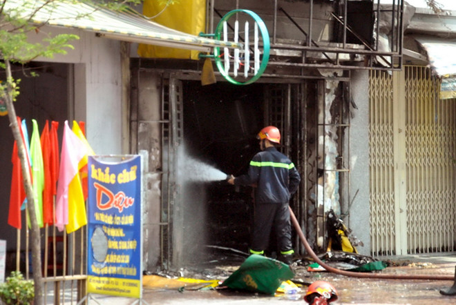 Nam thanh niên "ngáo đá" thiêu rụi cửa hàng gas ở TP.HCM ảnh 1