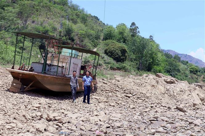 Hồ thủy điện Sơn La cạn trơ đáy, nắng nóng gây thiệt hại cho người dân ảnh 3