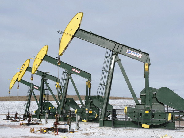 Giá dầu tăng mạnh bất chấp tình trạng nguồn cung dư thừa ảnh 1