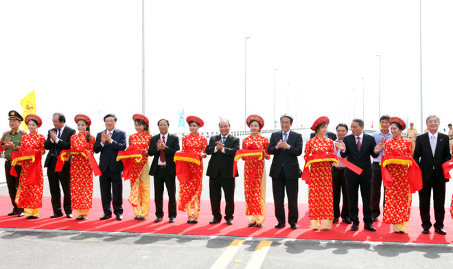 Chính thức đưa vào sử dụng cầu vượt biển dài nhất Việt Nam ảnh 1