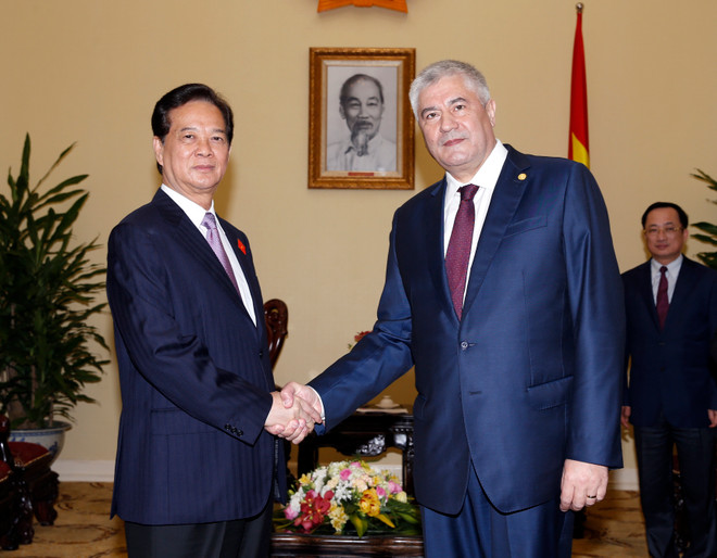 Thủ tướng Nguyễn Tấn Dũng tiếp Bộ trưởng Bộ Nội vụ Nga ảnh 1