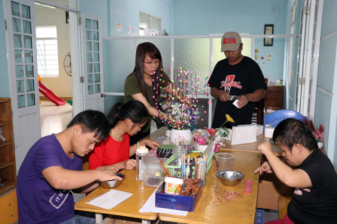 Tết ấm áp cho các nạn nhân da cam và trẻ khuyết tật ảnh 1