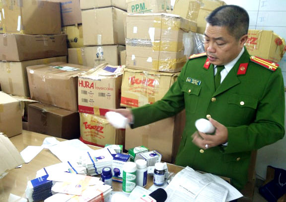 Hà Nội: Phát hiện đường dây sản xuất tân dược giả quy mô lớn ảnh 1