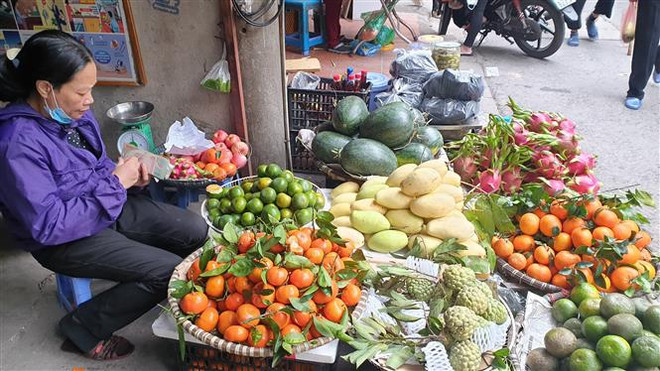 Xăng giảm, giá nhiều mặt hàng tiêu dùng và cước vận tải đã giảm theo ảnh 2