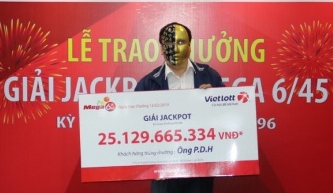 Một khách hàng được trao giải Jackpot 25 tỷ đồng đúng ngày Thần tài ảnh 1