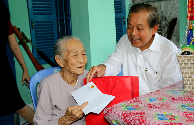 Phó Thủ tướng Trương Hòa Bình thăm và chúc Tết tỉnh Bình Thuận ảnh 1