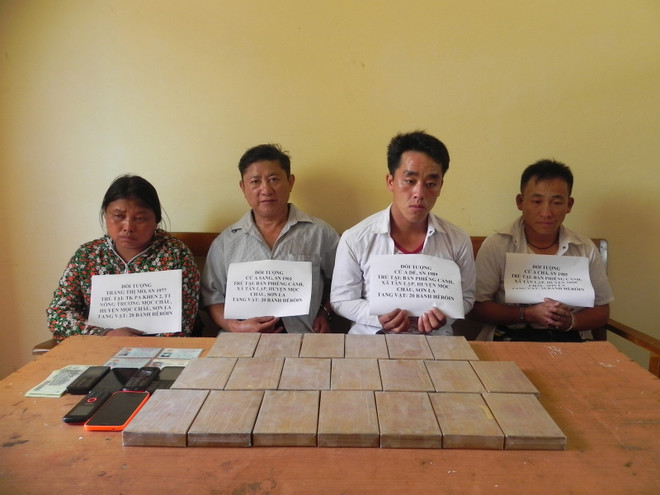 Sơn La bắt giữ 4 đối tượng vận chuyển trái phép 20 bánh heroin ảnh 1
