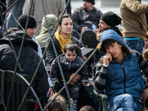 Bộ trưởng Đức đề nghị triển khai bảo vệ biên giới Áo-Italy ảnh 1