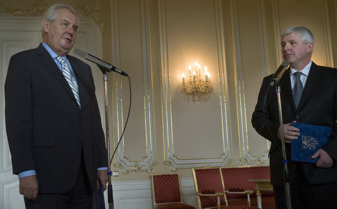 Tổng thống Séc phản đối trừng phạt Nga, yêu cầu EU bồi thường ảnh 1