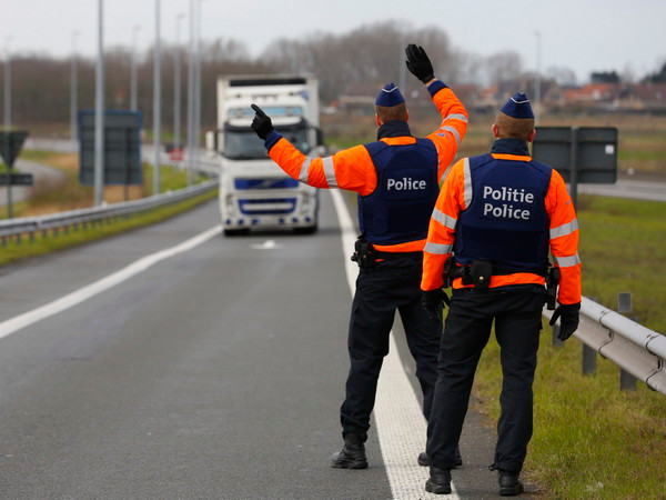 Triệt phá đường dây đưa người Trung Quốc vào châu Âu ảnh 1