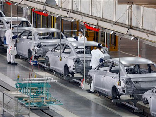 Hoạt động chế tạo ở Trung Quốc hụt hơi ngay từ đầu năm 2016 ảnh 1