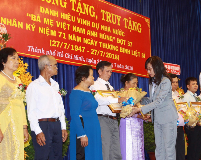 ​TPHCM: Phong tặng và truy tặng danh hiệu Bà mẹ Việt Nam Anh hùng ảnh 1