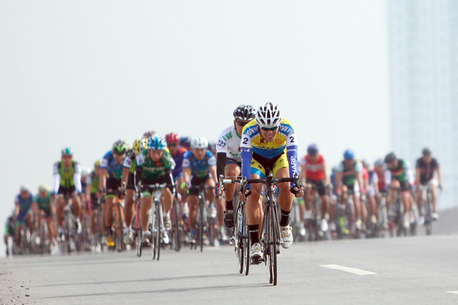 Giải đua xe đạp Thành phố Hồ Chí Minh chào năm mới 2015 ảnh 1