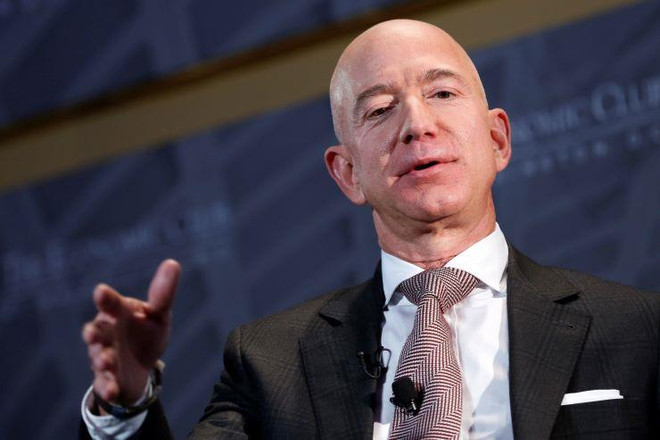 Chủ tịch kiêm Giám đốc điều hành Amazon, tỷ phú Jeff Bezos. (Nguồn: Reuters) Jeff Bezos cảnh báo Amazon sẽ có những thất bại hàng tỷ USD ảnh 1