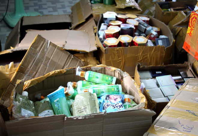 Phát hiện số mỹ phẩm lớn không có nguồn gốc, xuất xứ rõ ràng ảnh 1