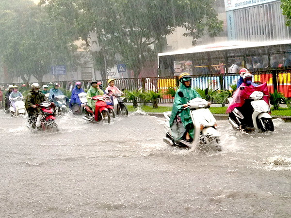 Bắc Bộ có khả năng xuất hiện mưa lớn kèm dông rải rác từ 19/8 ảnh 1