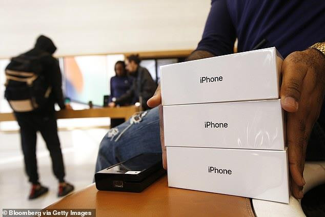Giá iPhone đã đắt, nay có thể đắt hơn nhiều vì thương chiến Mỹ-Trung ảnh 1