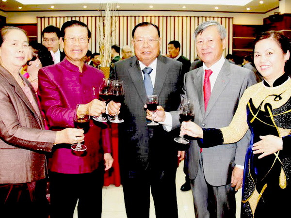 Chiêu đãi đối ngoại trọng thể kỷ niệm 69 năm Quốc khánh tại Lào ảnh 1