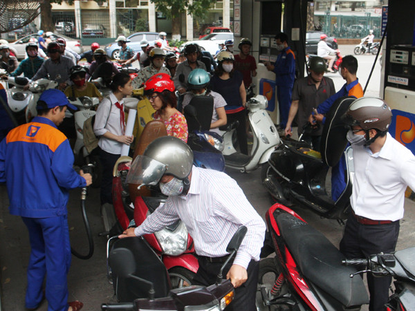 Giá bán các loại dầu tiếp tục giảm từ 15 giờ ngày 19/9 ảnh 1