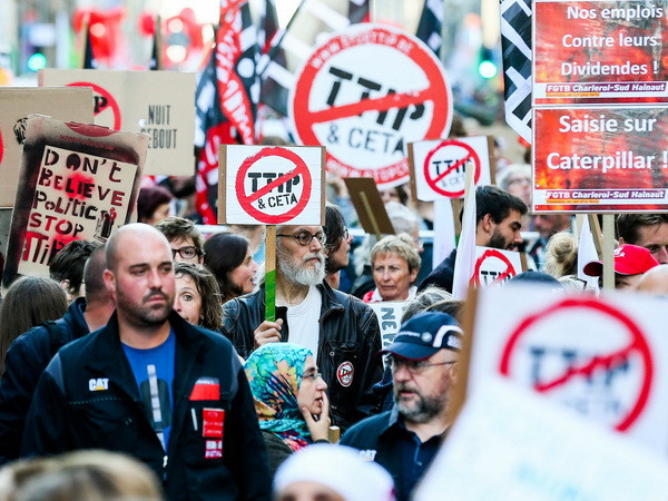 Làn sóng phản đối CETA và TTIP đang dâng cao tại châu Âu ảnh 1