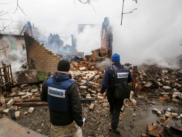 Ukraine, Pháp và Đức kêu gọi củng cố lệnh ngừng bắn ở miền Đông ảnh 1