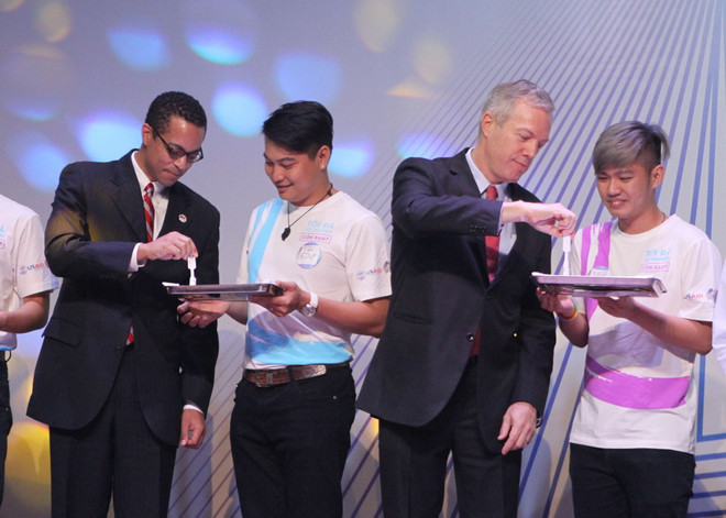 Lần đầu tiên đưa dịch vụ “tự xét nghiệm HIV” vào Việt Nam ảnh 1