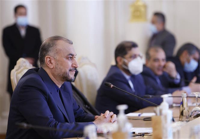 Ngoại trưởng Iran và Trung Quốc thảo luận về hợp tác song phương ảnh 1