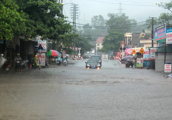 Mưa lớn lan rộng sang đồng bằng Bắc Bộ, có thể gây ngập lụt ảnh 1