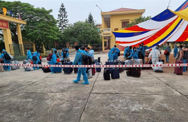 Hưng Yên tiếp nhận gần 150 công dân từ Đức về cách ly tập trung ảnh 1