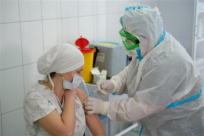 Ukraine có ca nhiễm Omicron đầu tiên, Pháp và Nhật thắt chặt hạn chế ảnh 1