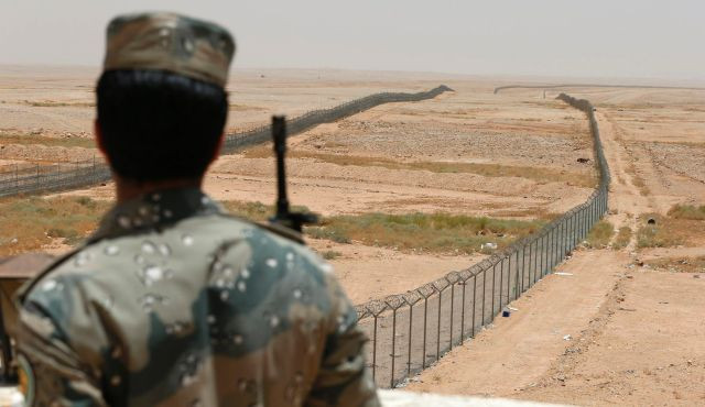 Saudi Arabia xây dựng hàng rào an ninh dọc biên giới Iraq ảnh 1
