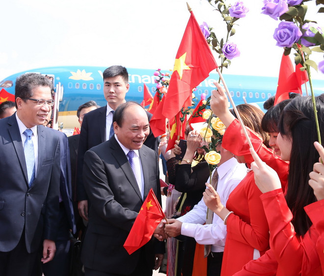 [Photo] Ngày đầu tiên Thủ tướng thăm chính thức Trung Quốc ảnh 2