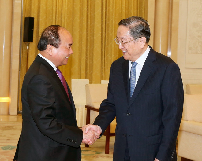 [Photo] Ngày đầu tiên Thủ tướng thăm chính thức Trung Quốc ảnh 3