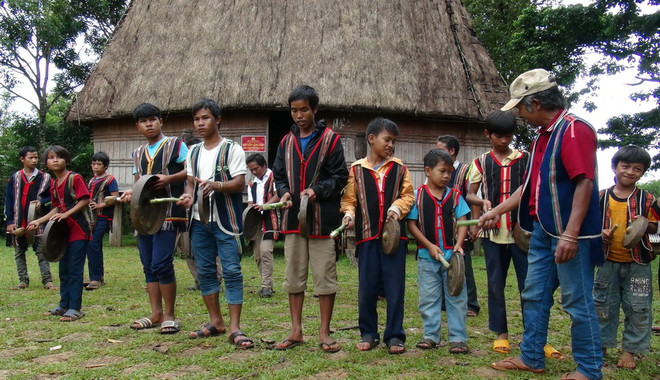 Gia Lai nỗ lực bảo tồn, phát huy bản sắc văn hóa cồng chiêng ảnh 1