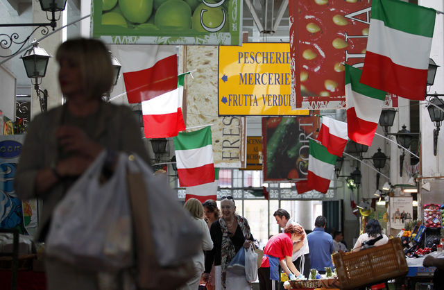 IMF nâng dự báo tăng trưởng của Italy trong năm 2015 và 2016 ảnh 1