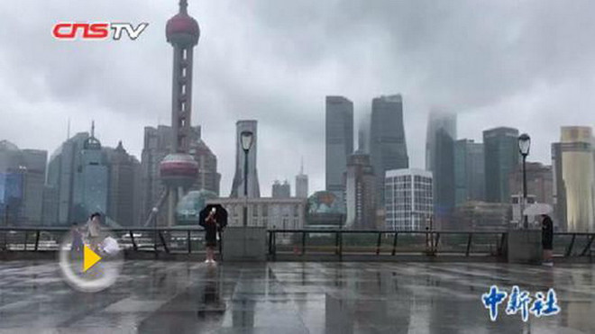 Bão Jongdari đổ bộ vào Thượng Hải, hàng trăm nghìn người phải sơ tán ảnh 1