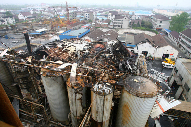 [Photo] Nổ nhà máy hóa chất ở Trung Quốc, 5 người tử vong ảnh 1
