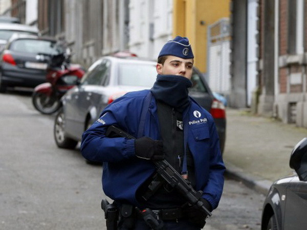 Kẻ xả súng trên tàu cao tốc là phần tử Hồi giáo cực đoan ảnh 1