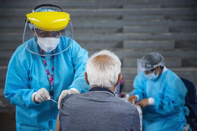 Peru lên kế hoạch tiêm mũi vaccine phòng COVID-19 tăng cường ảnh 1