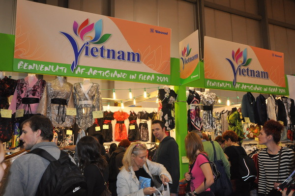 Việt Nam tham gia Hội chợ hàng thủ công mỹ nghệ quốc tế tại Italy ảnh 1