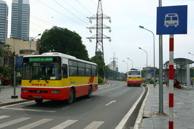 Từ 1/4, Hà Nội dừng 5 tuyến xe buýt phục vụ công chức do vắng khách ảnh 1