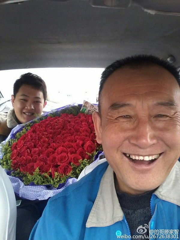 Tài xế taxi chụp 30.000 bức ảnh "tự sướng" với khách hàng ảnh 2