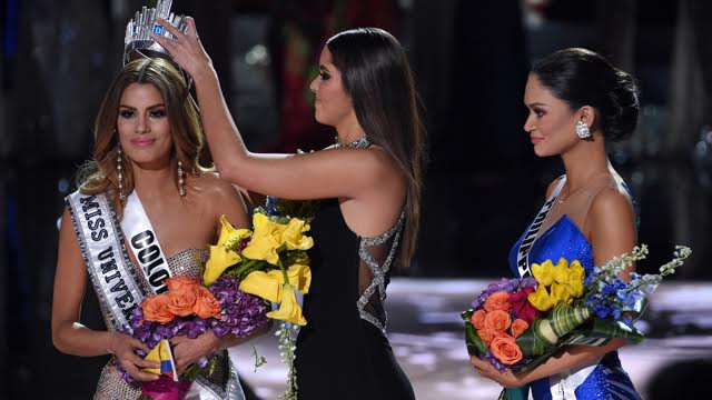 Sự cố công bố nhầm tên Hoa hậu Hoàn vũ: MC vẫn im lặng... ảnh 1