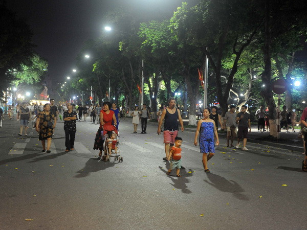 Giải quyết vấn đề ùn tắc quanh không gian đi bộ quanh hồ Hoàn Kiếm ảnh 1