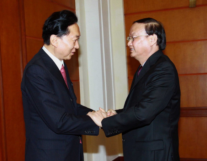 Ông Tô Huy Rứa, Ủy viên Bộ Chính trị, Chủ tịch Nhóm Nghị sỹ Hữu nghị Việt-Nhật tiếp ngài Yukio Hatoyama, nguyên Thủ tướng Nhật Bản. (Ảnh: Đức Tám/TTXVN) Trưởng Ban Tổ chức Trung ương tiếp cựu Thủ tướng Nhật Bản ảnh 1