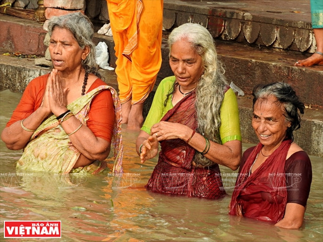 "Du lịch tâm linh" trên hành trình xuyên suốt sông Hằng ảnh 9